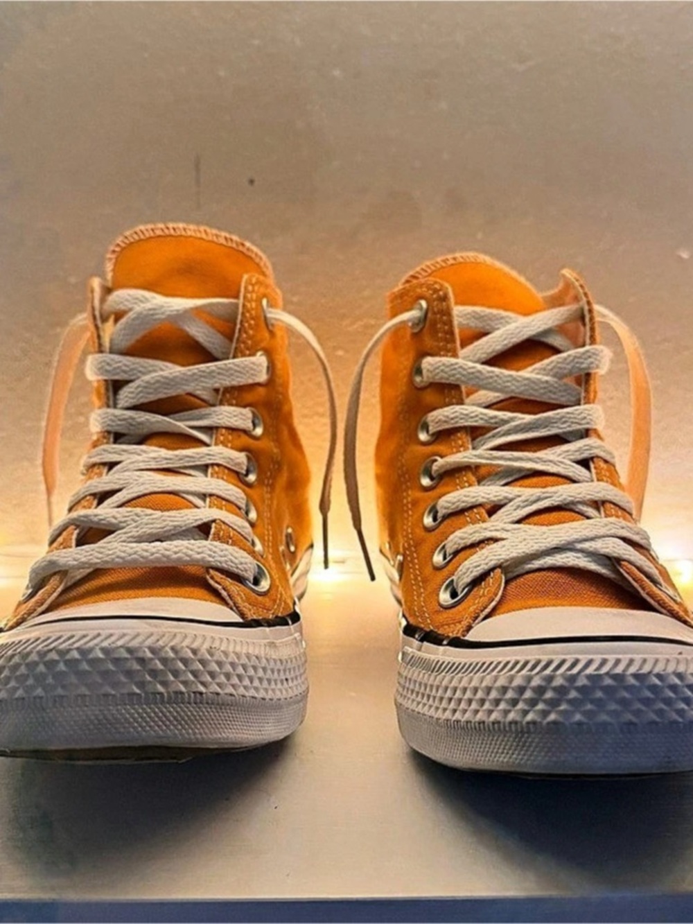 Converse Chuck Taylor All Star High Top High Top Sneakers in Orange & White US 3